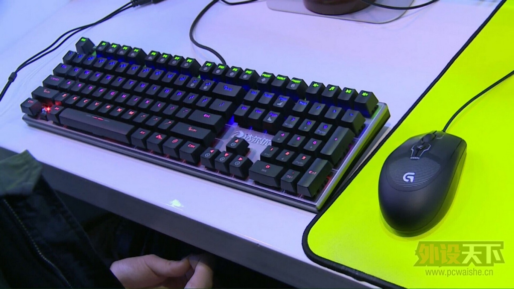 ���쿴PGL��WAR3����������INFI��װ��