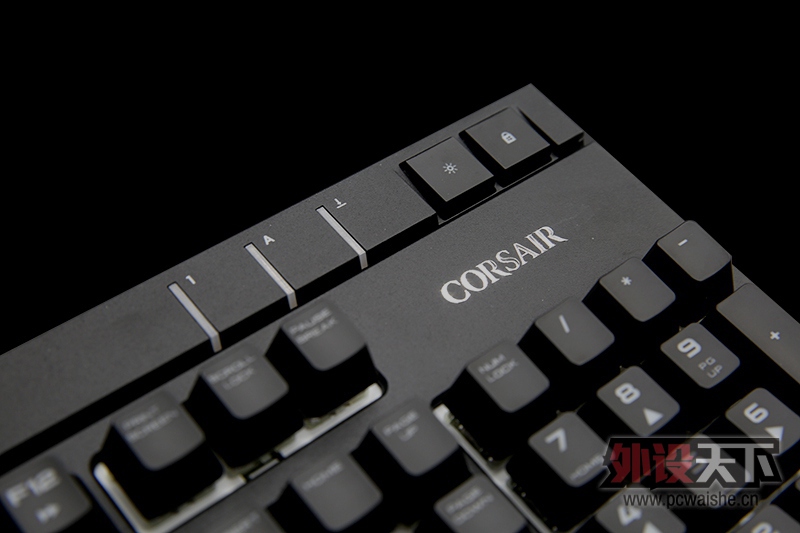 ���ڳͽ���RGB������LOGO