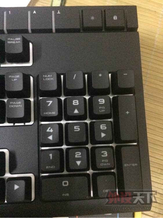 ���ڳͽ���RGB������LOGO