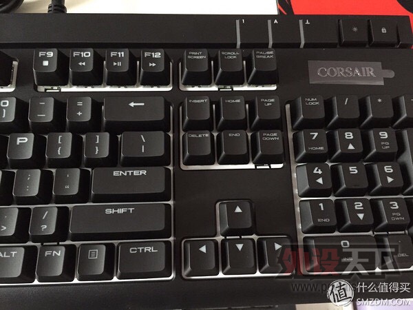 ���ڳͽ���RGB������LOGO