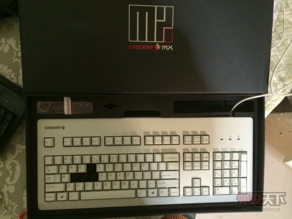 [�ݳ�][���]  ��һ������ ӣ��g80-3000 filcoһ�����  ���ߺڹѸ�һ�� �۸�...