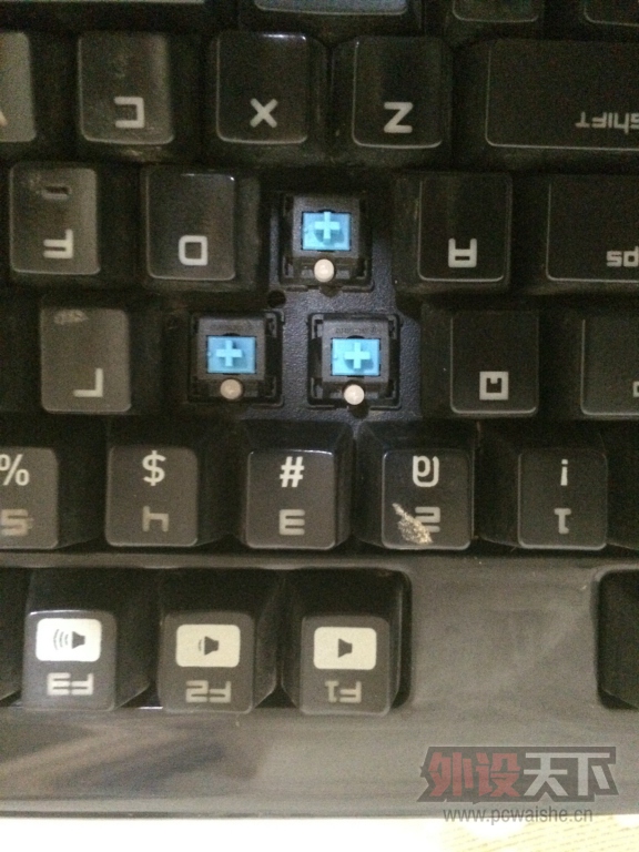 [�ݳ�][���]  ��һ������ ӣ��g80-3000 filcoһ�����  ���ߺڹѸ�һ�� �۸�...