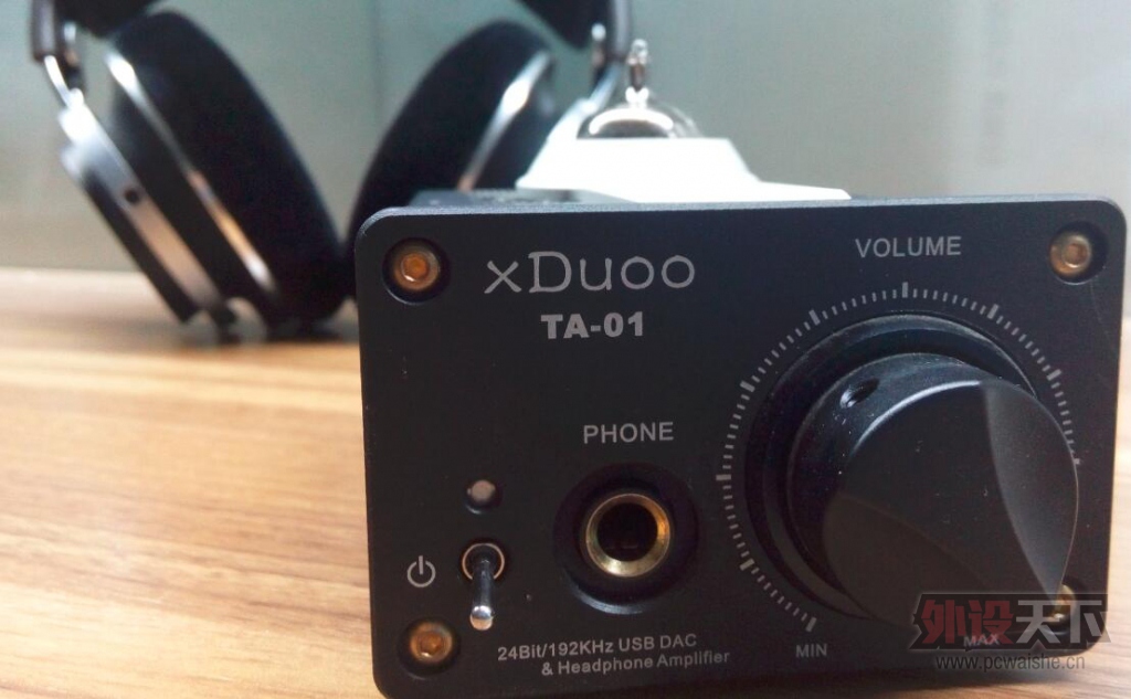 ���ڷ������������ʺό�˿�����������ѣ�һ̨�����ټ�2000��㶨(����Ӳ������)