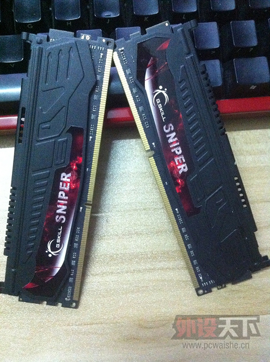 ���㶫����2��֥��DDR3 2400 8G�ڴ�