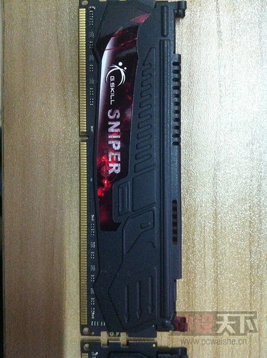 ���㶫����2��֥��DDR3 2400 8G�ڴ�