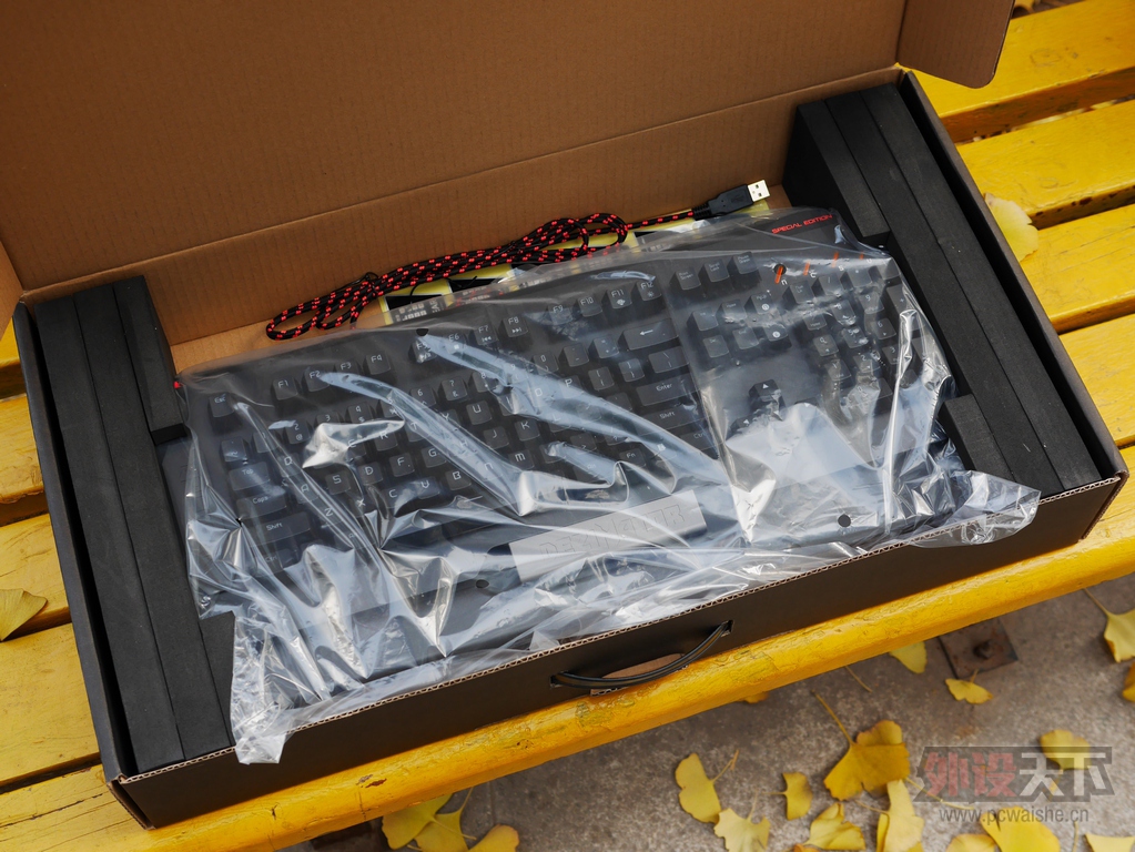 �켫��Epicgear��EG��ħ��M-��Ϸ��е���̺�ɫ���Ὺ������