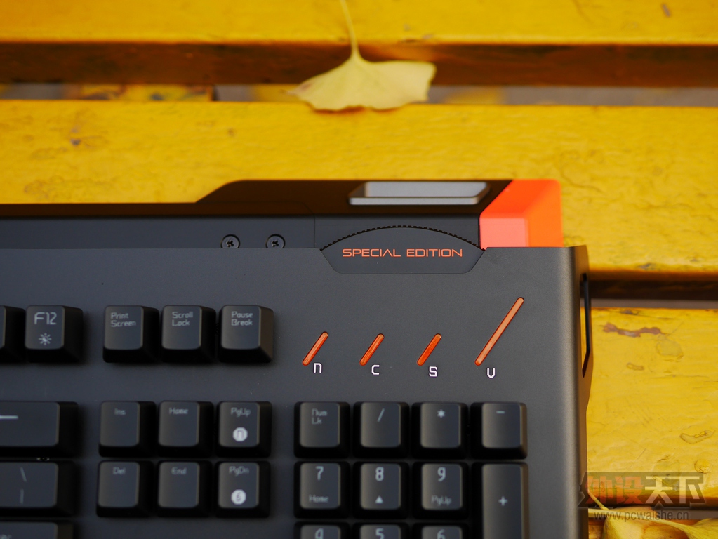 �켫��Epicgear��EG��ħ��M-��Ϸ��е���̺�ɫ���Ὺ������