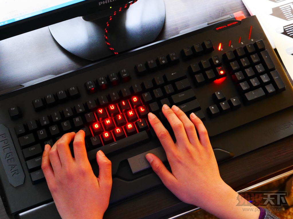 �켫��Epicgear��EG��ħ��M-��Ϸ��е���̺�ɫ���Ὺ������