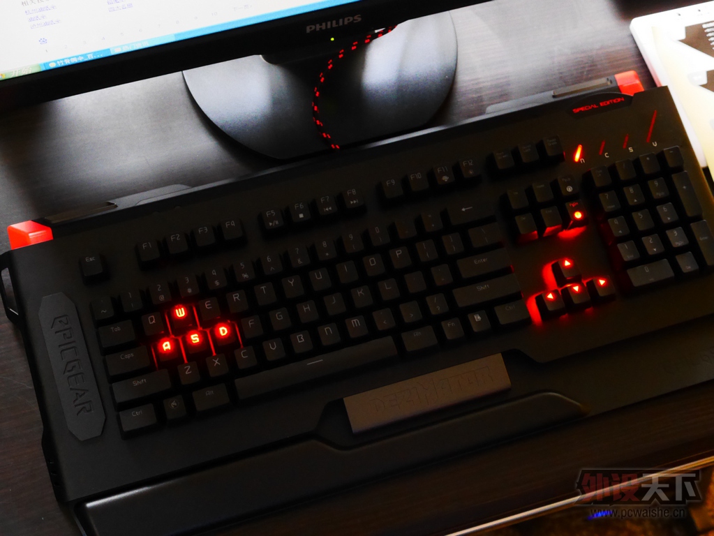 �켫��Epicgear��EG��ħ��M-��Ϸ��е���̺�ɫ���Ὺ������