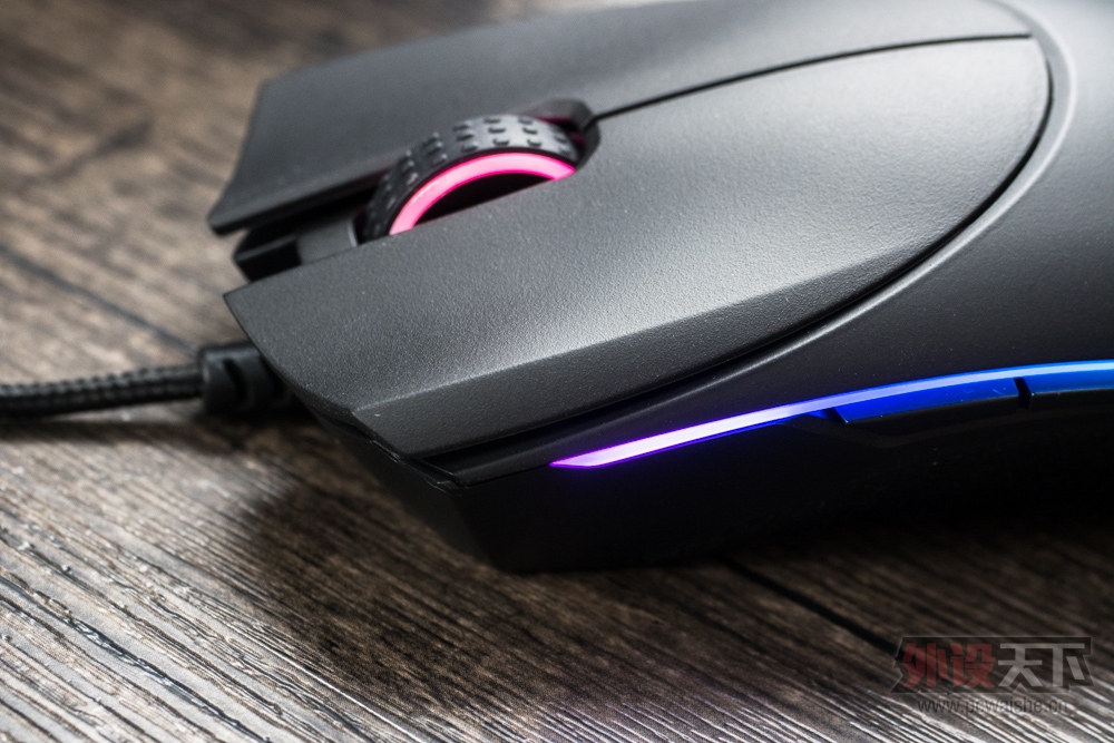 �����ӡ�Ц������˵���� Razer DIAMONDBACK����