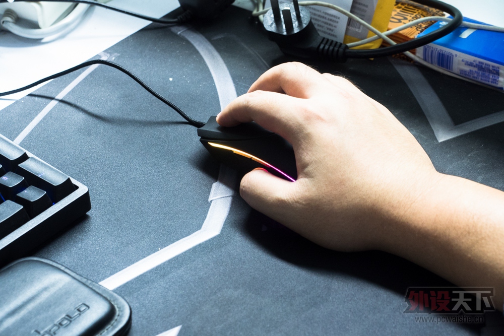 �����ӡ�Ц������˵���� Razer DIAMONDBACK����