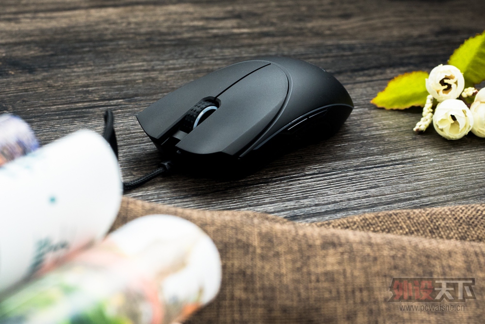 �����ӡ�Ц������˵���� Razer DIAMONDBACK����