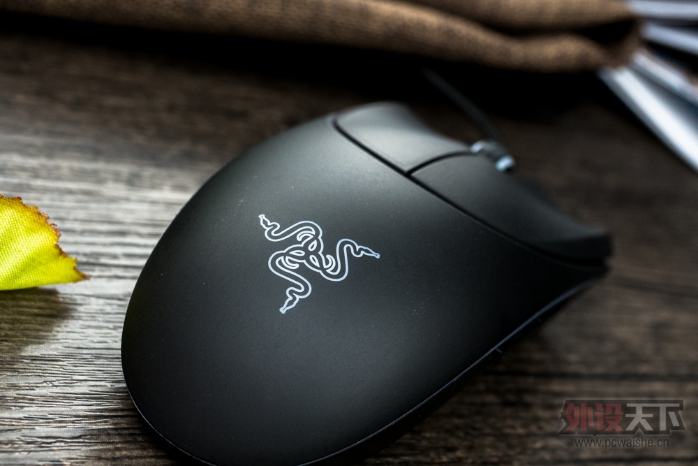 �����ӡ�Ц������˵���� Razer DIAMONDBACK����