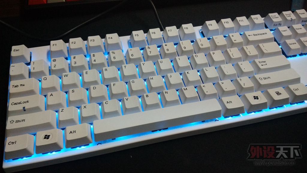 ���ѳ������½���������VA87M�׿����������99��650��˳��½��