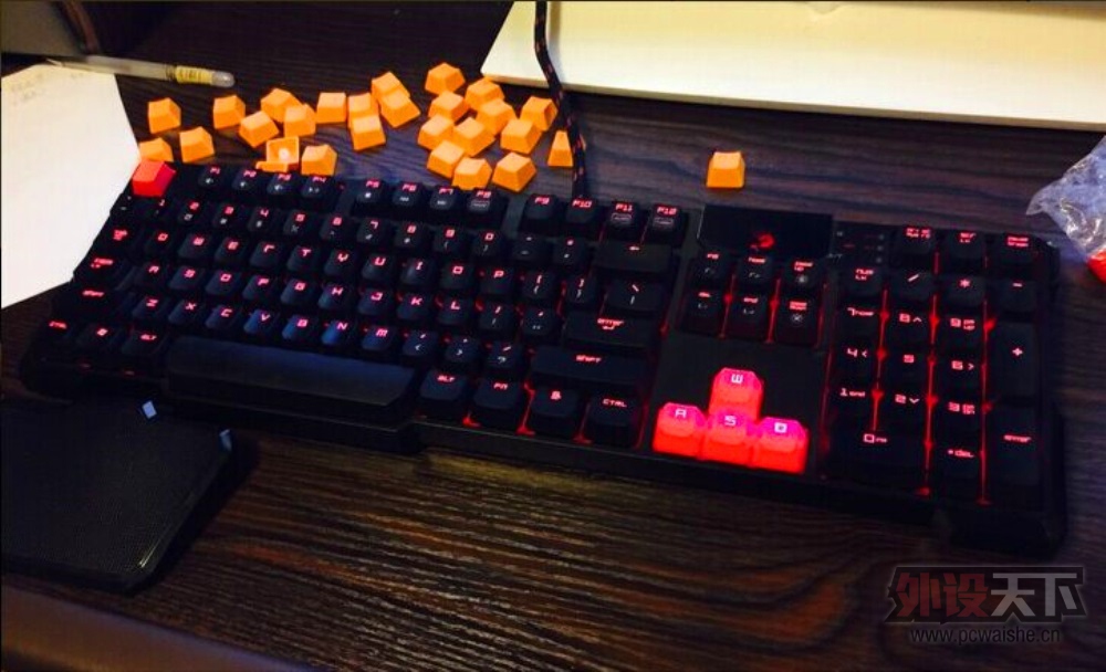 FILCO�޸У����Ժ��������ջ�е����leopold FC900R �������&��ñDIY