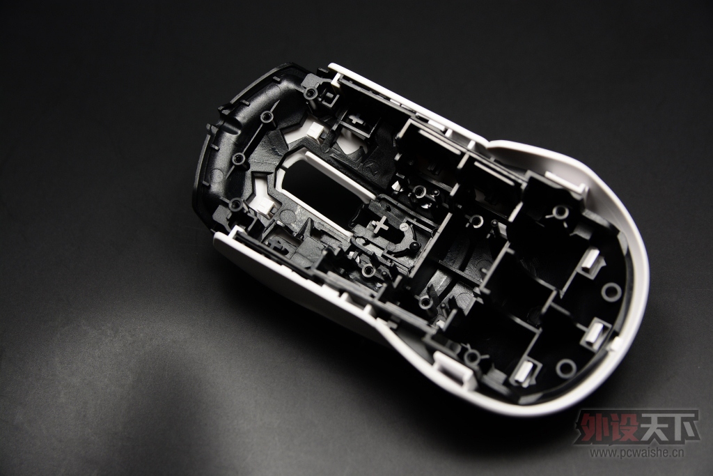 ���ܰ�Ұ�ޣ���ROCCAT���� KOVA���鱪��ɫ������