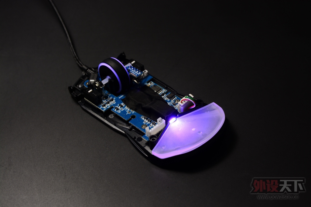 ���ܰ�Ұ�ޣ���ROCCAT���� KOVA���鱪��ɫ������