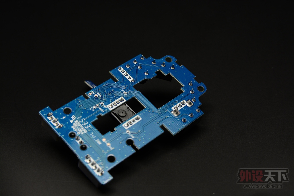 ���ܰ�Ұ�ޣ���ROCCAT���� KOVA���鱪��ɫ������