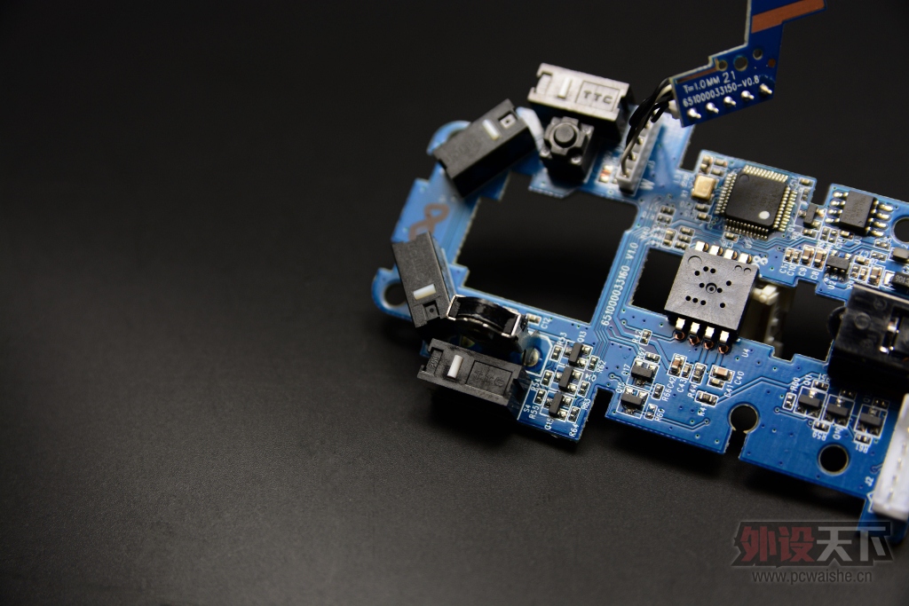 ���ܰ�Ұ�ޣ���ROCCAT���� KOVA���鱪��ɫ������