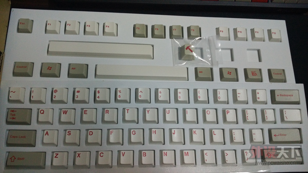 ���ѳ������½���GMK�Ұ׺�һ��������װ��ȫ�ף���ϣ��������ȫ��1000��˳��