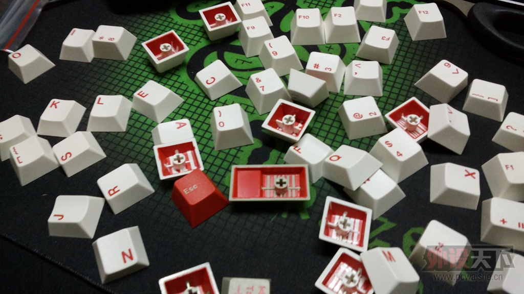 ���ѳ������½���GMK�Ұ׺�һ��������װ��ȫ�ף���ϣ��������ȫ��1000��˳��