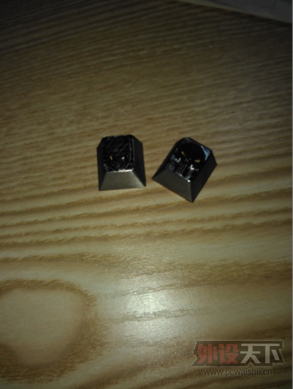 �����֡�������ͷ�ο��ѺϽ�ë���������ˡ����ͷ��ߡ���ñR4�߶ȣ�599��˳�ᡣ