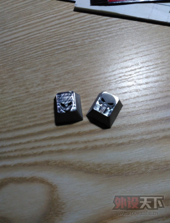 �����֡�������ͷ�ο��ѺϽ�ë���������ˡ����ͷ��ߡ���ñR4�߶ȣ�599��˳�ᡣ