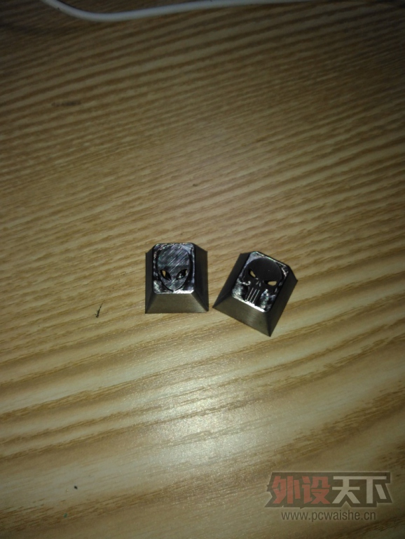 �����֡�������ͷ�ο��ѺϽ�ë���������ˡ����ͷ��ߡ���ñR4�߶ȣ�599��˳�ᡣ