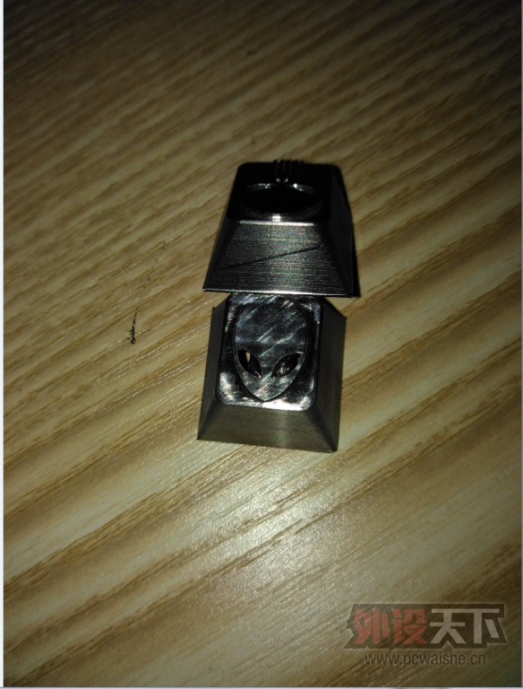 �����֡�������ͷ�ο��ѺϽ�ë���������ˡ����ͷ��ߡ���ñR4�߶ȣ�599��˳�ᡣ