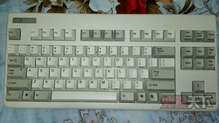 ���Ϻ���Realforce U87��ɫ����ѹ�������ݼ��� �ݳ����ѱ�����