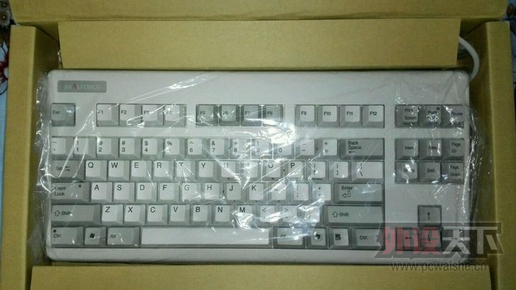 ���Ϻ���Realforce U87��ɫ����ѹ�������ݼ��� �ݳ����ѱ�����