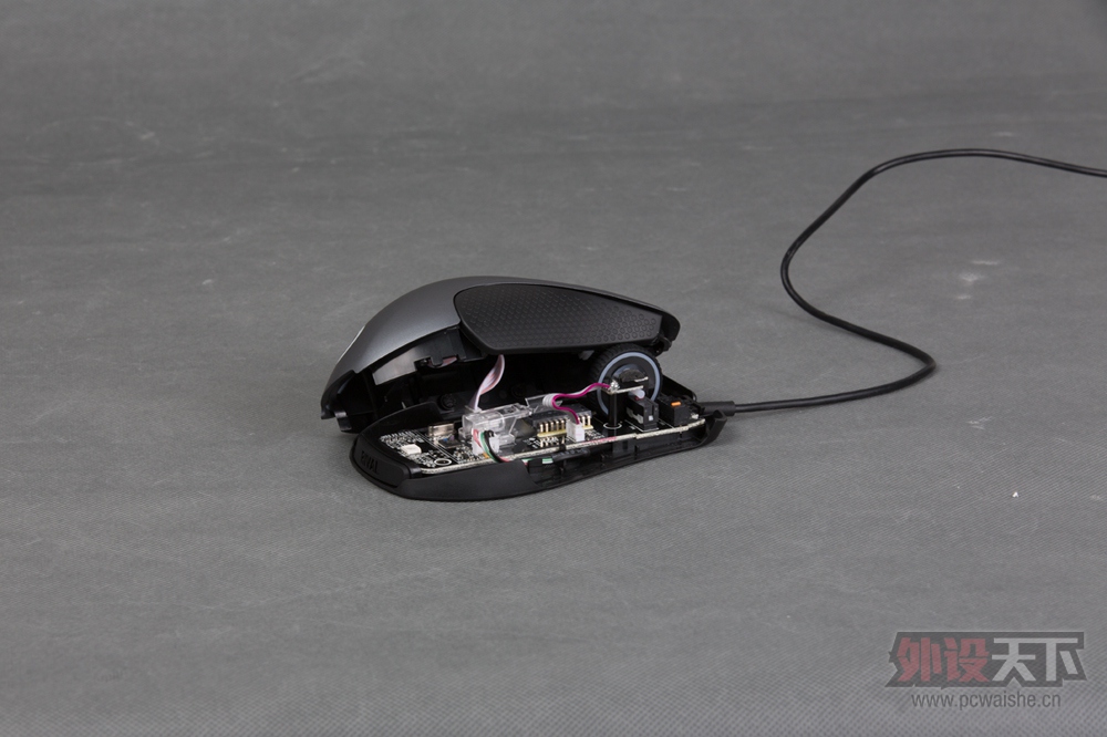 �򿪺���һ������PCB�������ߣ����ἴ�ɰγ�����
