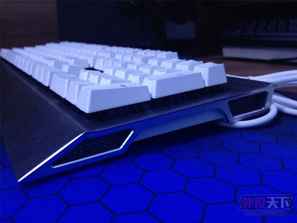 �������£�����������ʻ�е����III104��������