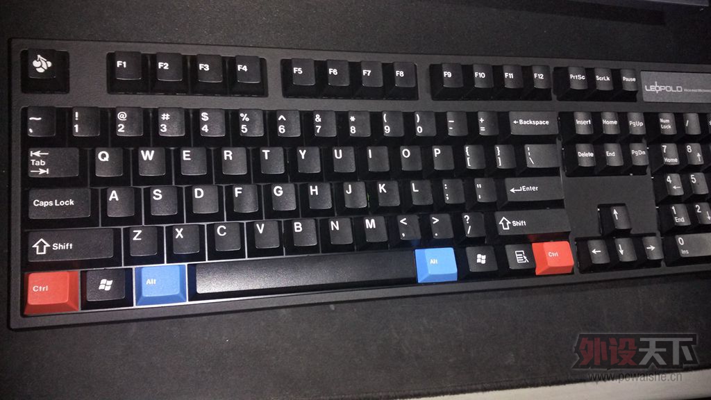 ���ѳ������½���LEOPOLD FC900R��ɫ���������95��620��˳��½��