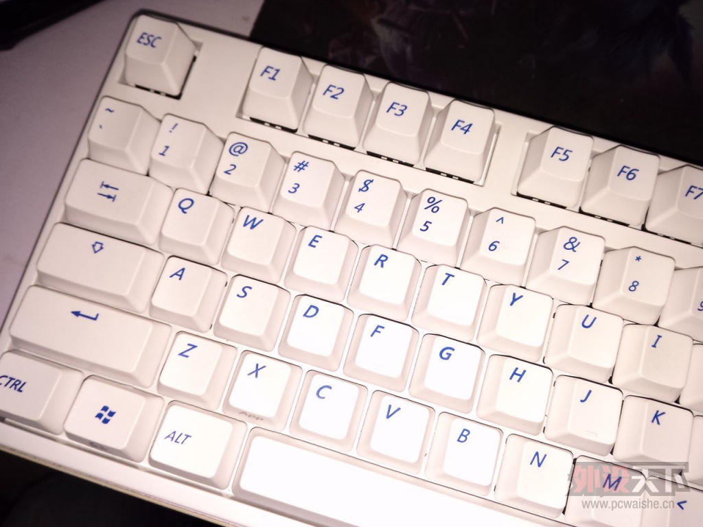 աۡϿF104