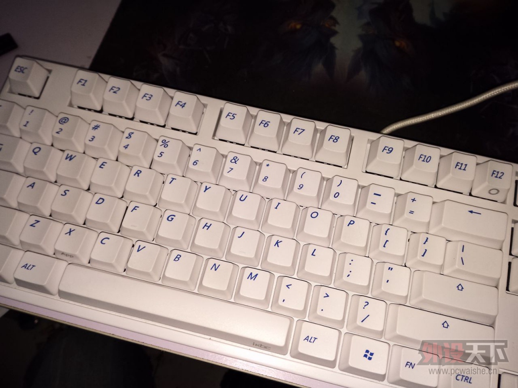 աۡϿF104