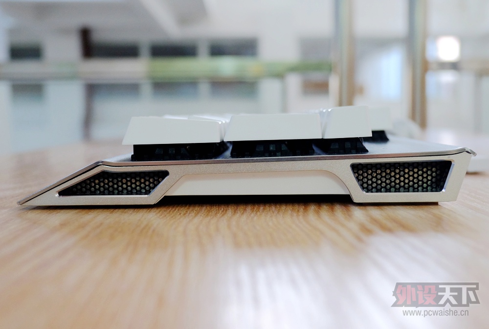 �������Ŀ�У���ʻ�е����3���̳�����