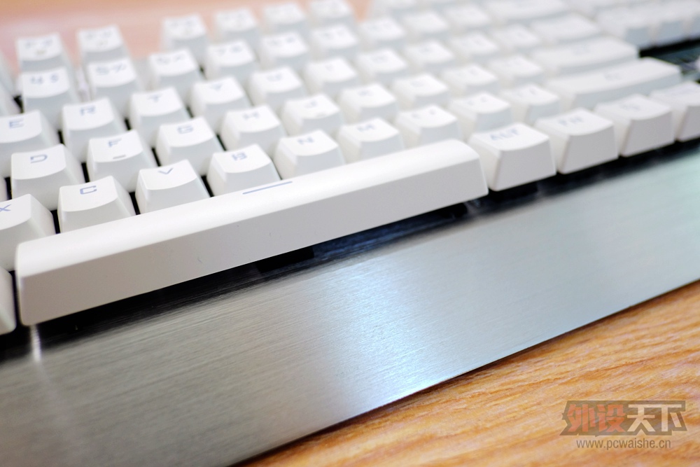 �������Ŀ�У���ʻ�е����3���̳�����