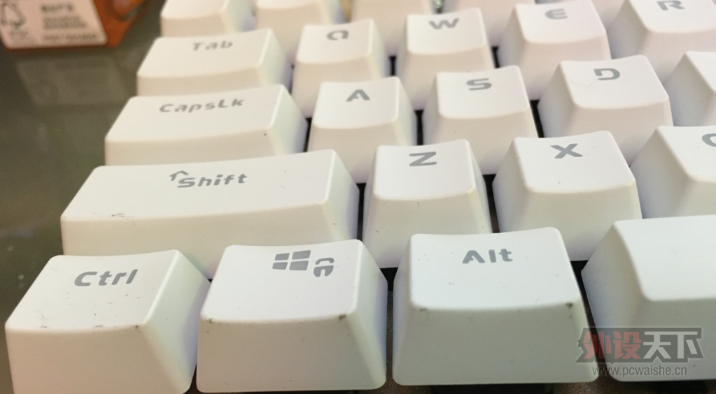 ���޿��� ���˸����ü��� �������ֻ�ɫ