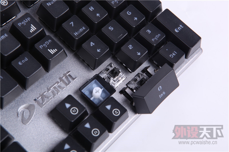 ��ɫ�ļ���---����Ż�еʦ�Ͻ����RGB������