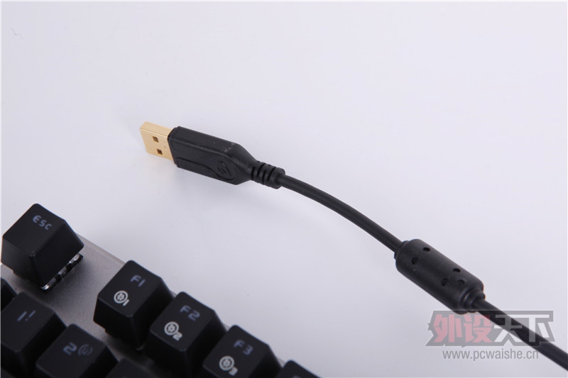 ��ɫ�ļ���---����Ż�еʦ�Ͻ����RGB������