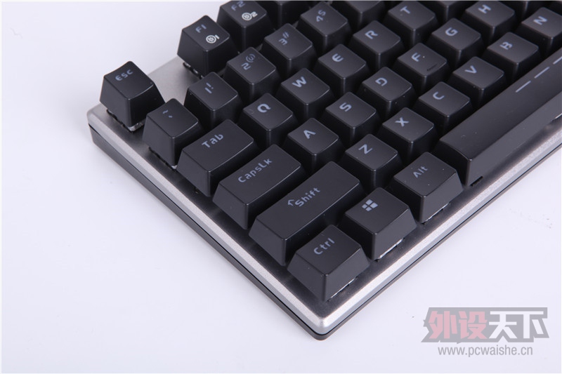 ��ɫ�ļ���---����Ż�еʦ�Ͻ����RGB������