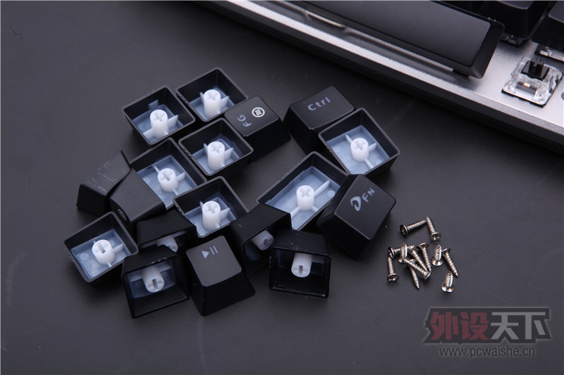 ��ɫ�ļ���---����Ż�еʦ�Ͻ����RGB������