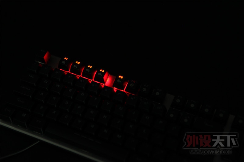 ��ɫ�ļ���---����Ż�еʦ�Ͻ����RGB������