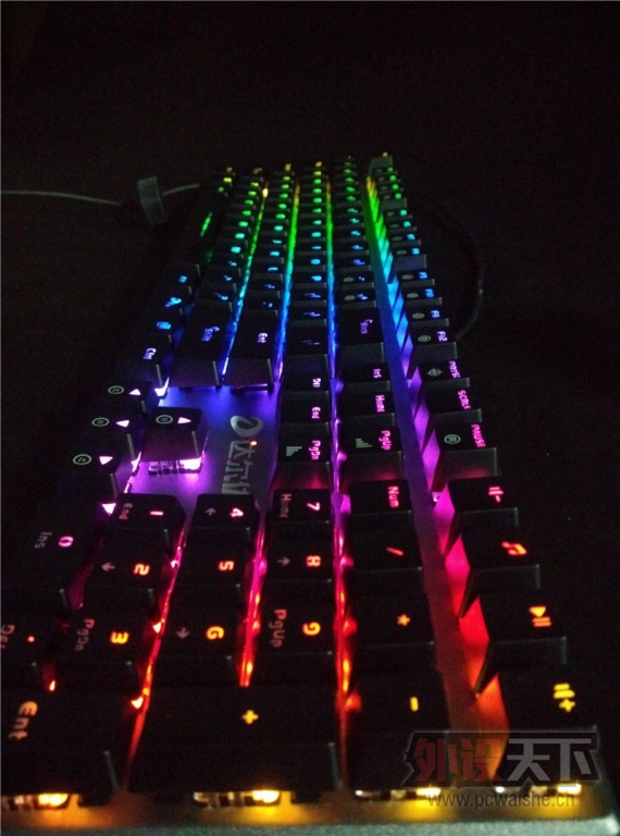 ��ɫ�ļ���---����Ż�еʦ�Ͻ����RGB������