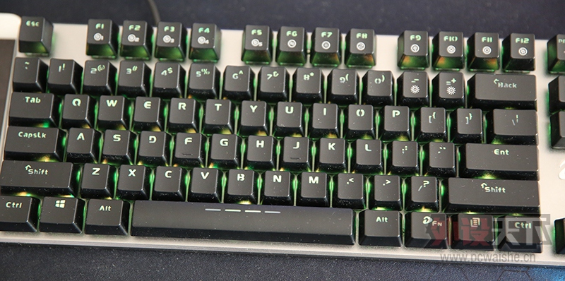���ɲ�����  ����Ż�е�Ͻ����RGB����
