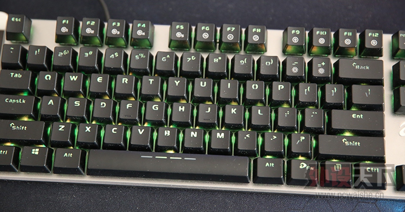���ɲ�����  ����Ż�е�Ͻ����RGB����