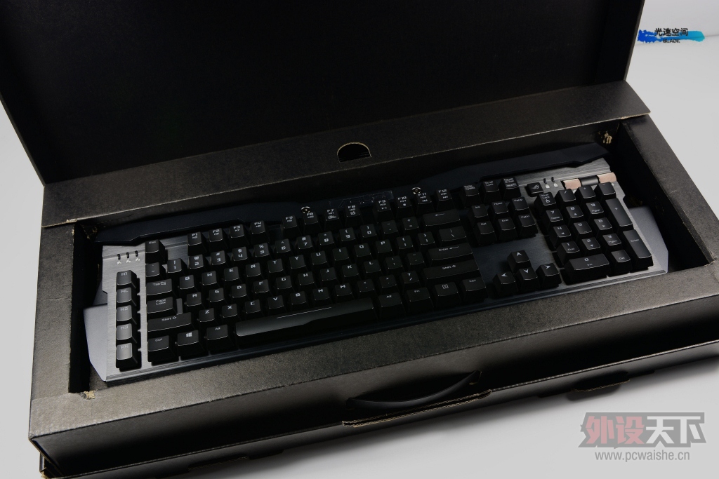 Ķ-˶ ROG GK2000 HORUSе