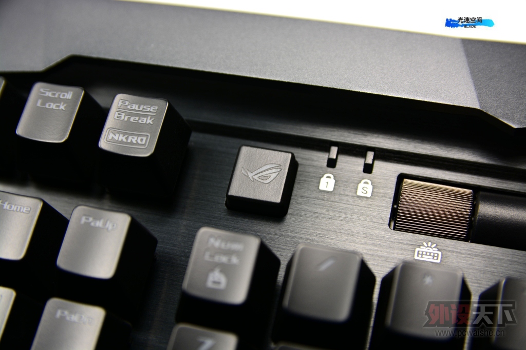 Ķ-˶ ROG GK2000 HORUSе