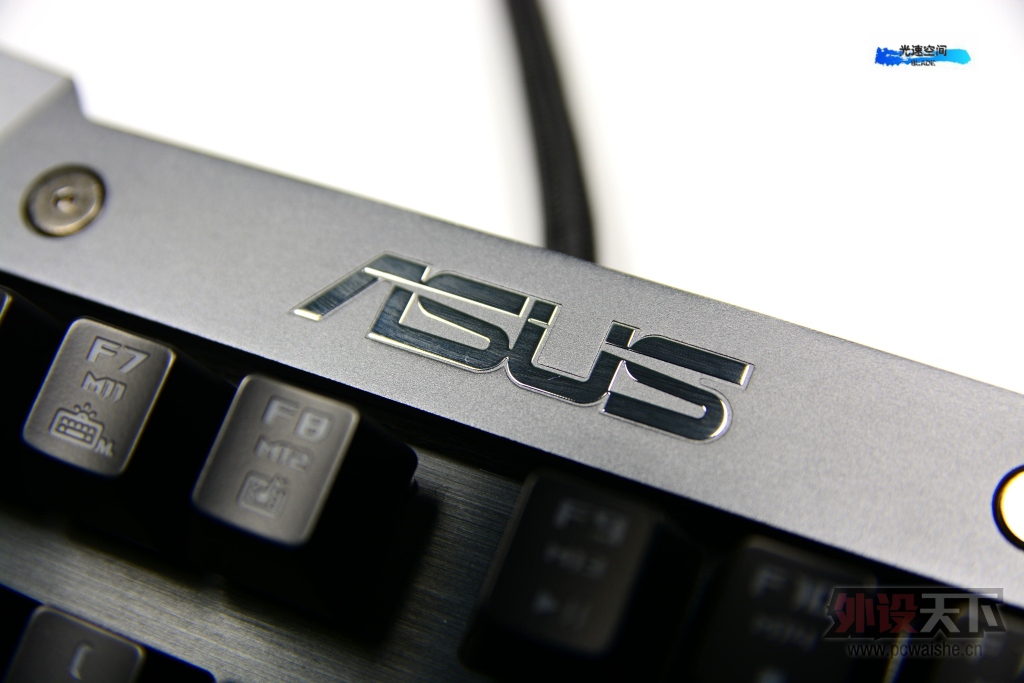 Ķ-˶ ROG GK2000 HORUSе